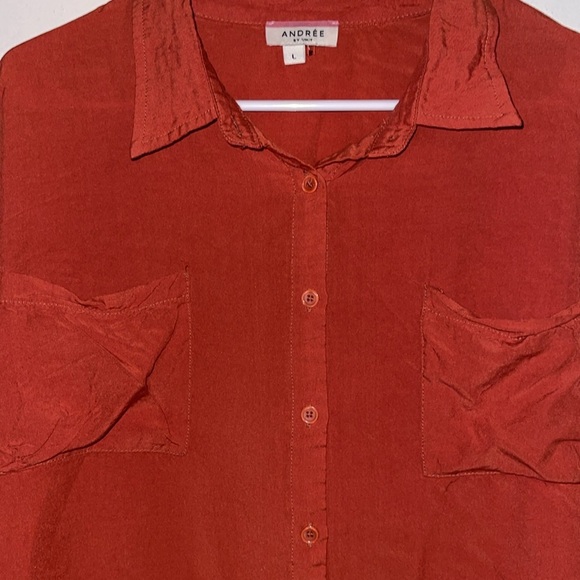 🔥ANDREE BY UNIT BUTTON DOWN BURNT ORANGE BLOUSE - Picture 2 of 4